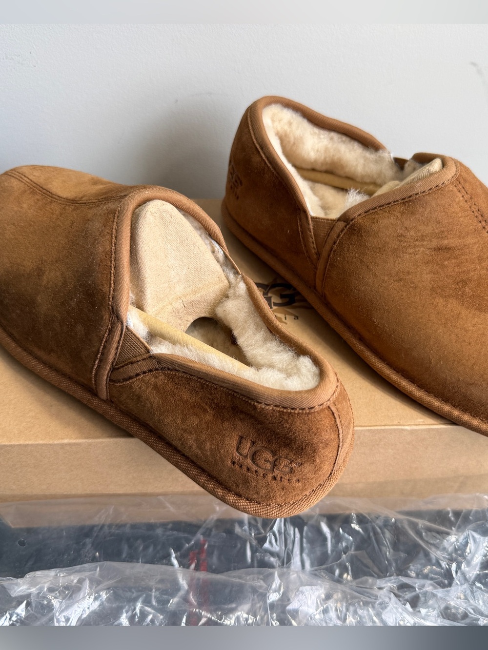 UGG Scuff Romeo II Slippers - Picture 3 of 12